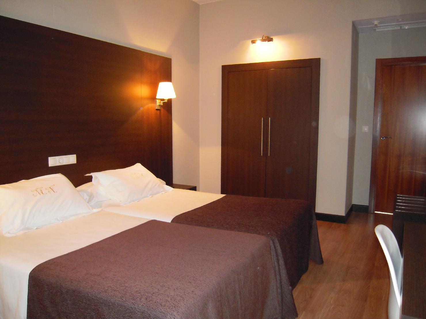 Hotel Mendez Nunez Lugo Exterior foto
